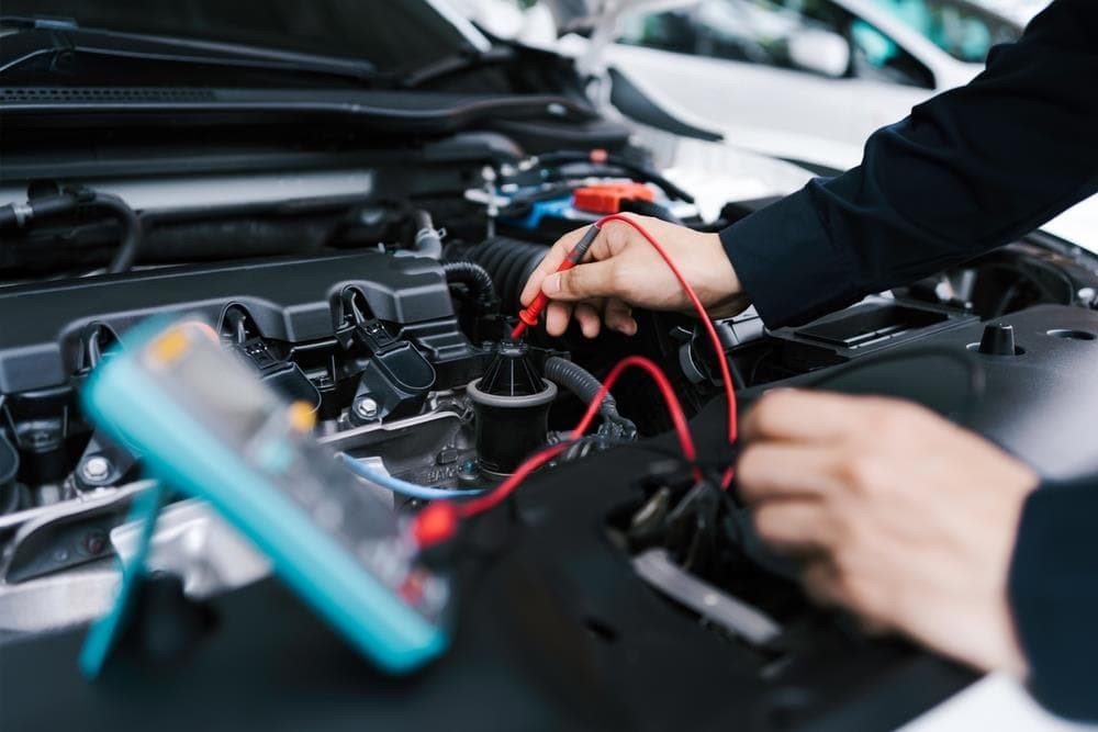 Consejos para el mantenimiento de sistemas eléctricos en automóviles