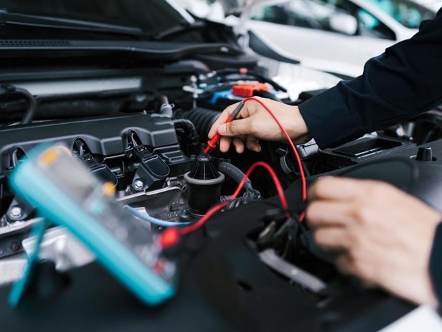 Consejos para el mantenimiento de sistemas eléctricos en automóviles